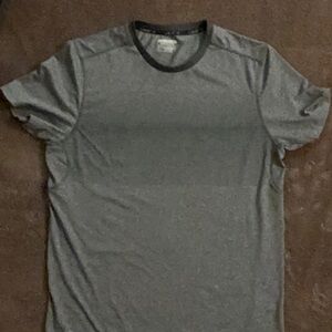 LAYER 8 PERFORMANCE Mens Qwick-Dry Athletic Workout Shirt Large